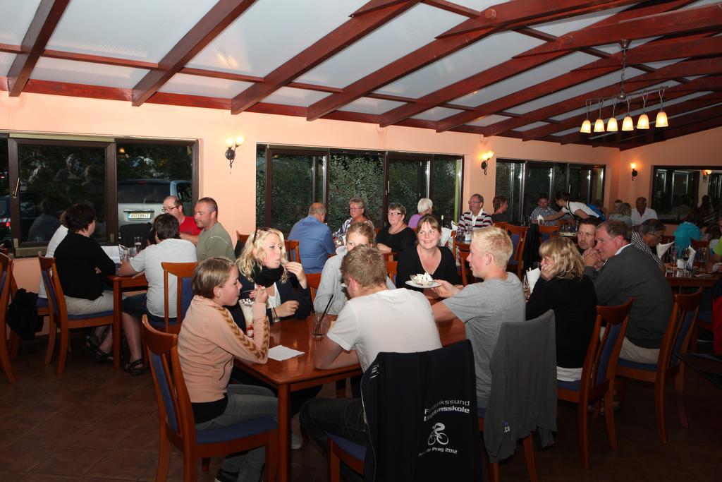 Camping Oase Praha Zlatniky (Central Bohemian) Ngoại thất bức ảnh