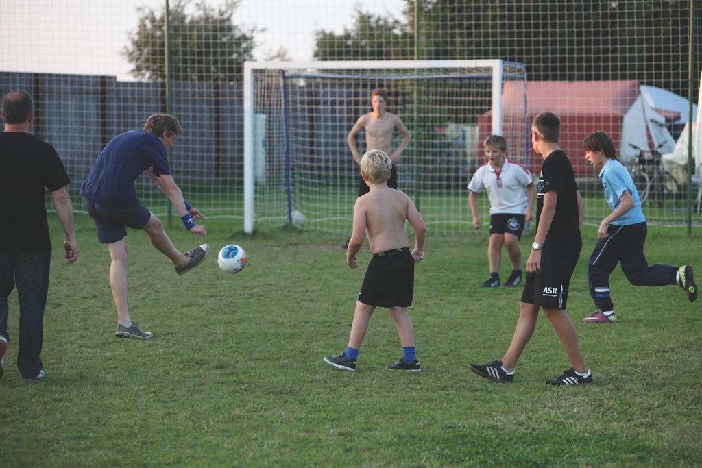 Camping Oase Praha Zlatniky (Central Bohemian) Ngoại thất bức ảnh