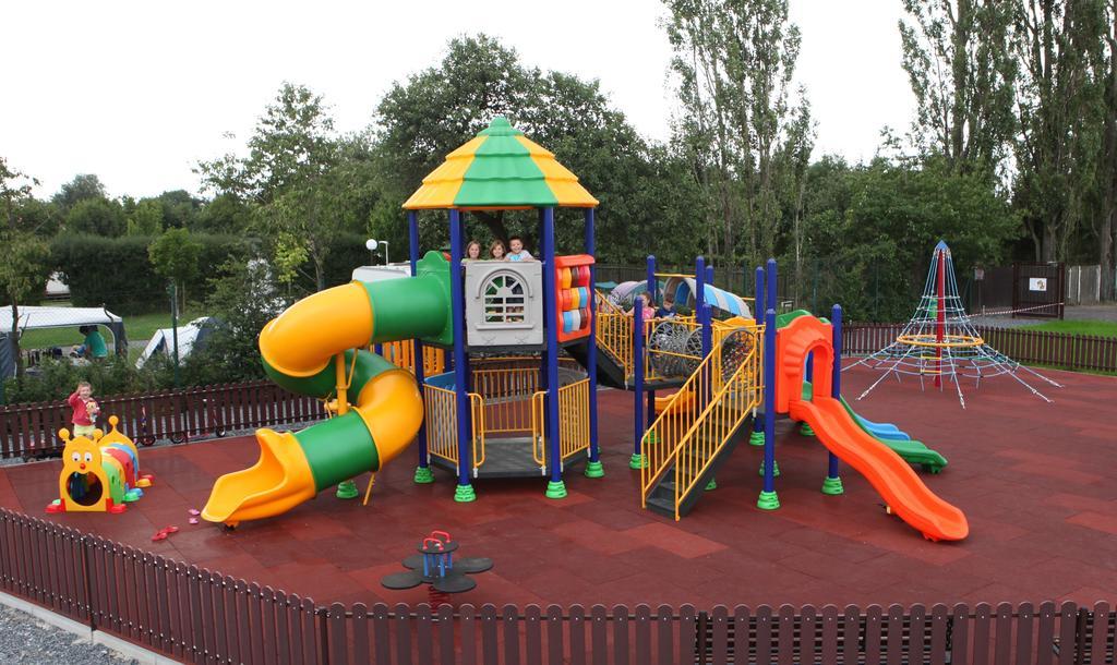 Camping Oase Praha Zlatniky (Central Bohemian) Ngoại thất bức ảnh